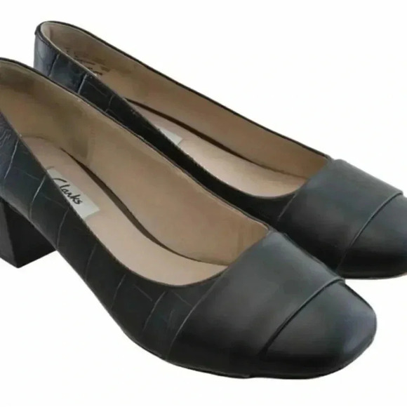 Clarks Shoes - Clarks Narrative Chinaberry Sky Black Leather Pumps Size 8 1/2m